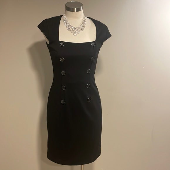 White House Black Market Dresses Stunning Cap Sleeve Button Detail